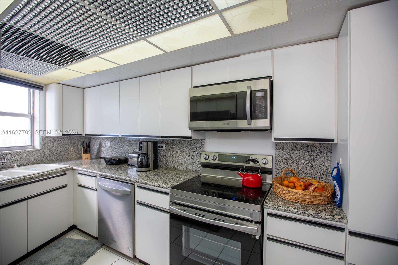 Maison Grande at 6039 Collins Ave, Miami Beach, FL 33140 - For Sale photo 4