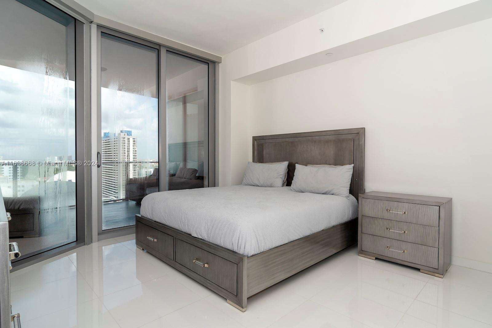 Paramount Miami Worldcenter at 851 1st Ave, Miami, FL 33132 - For Sale photo 14