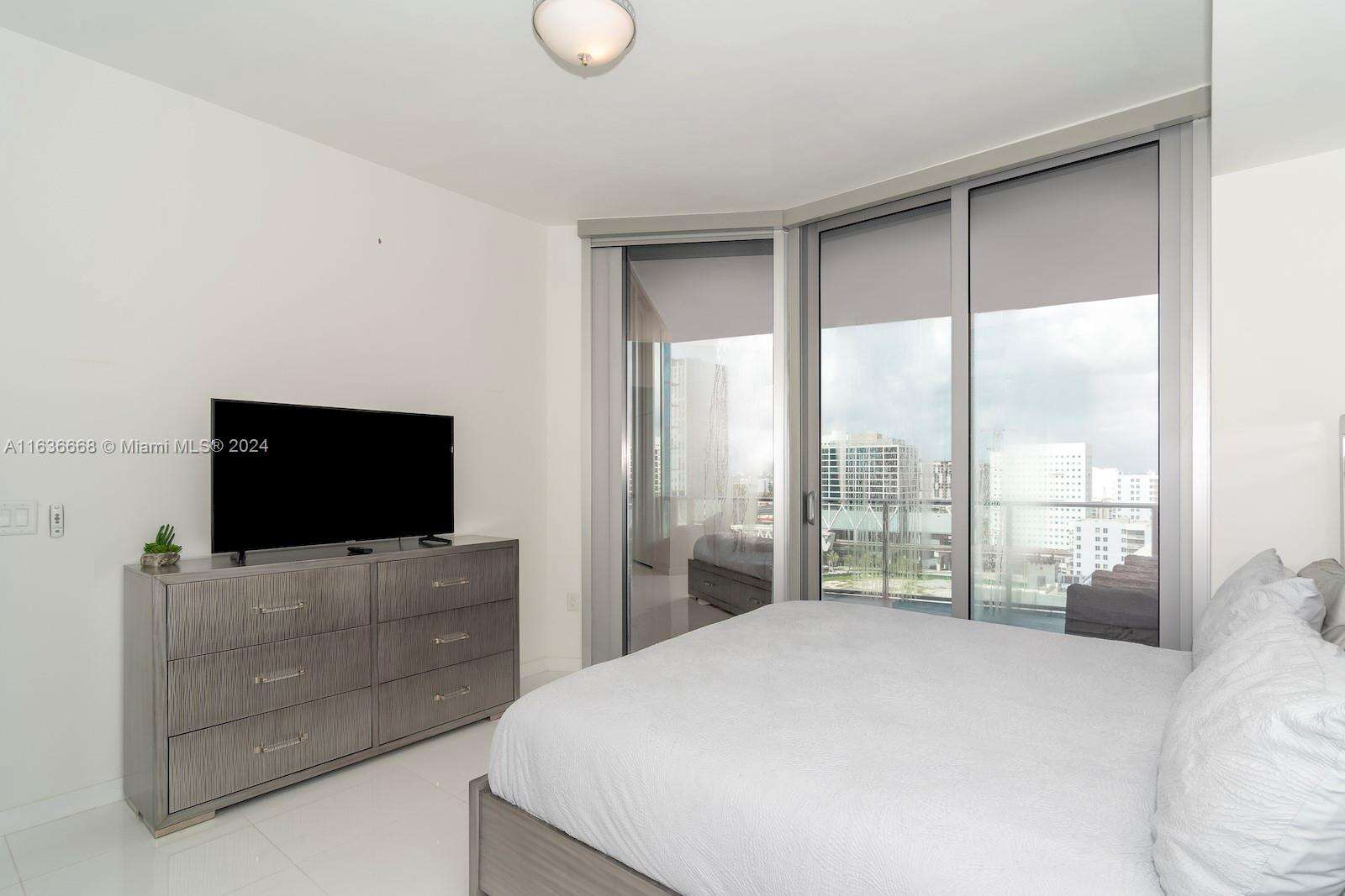 Paramount Miami Worldcenter at 851 1st Ave, Miami, FL 33132 - For Sale photo 15
