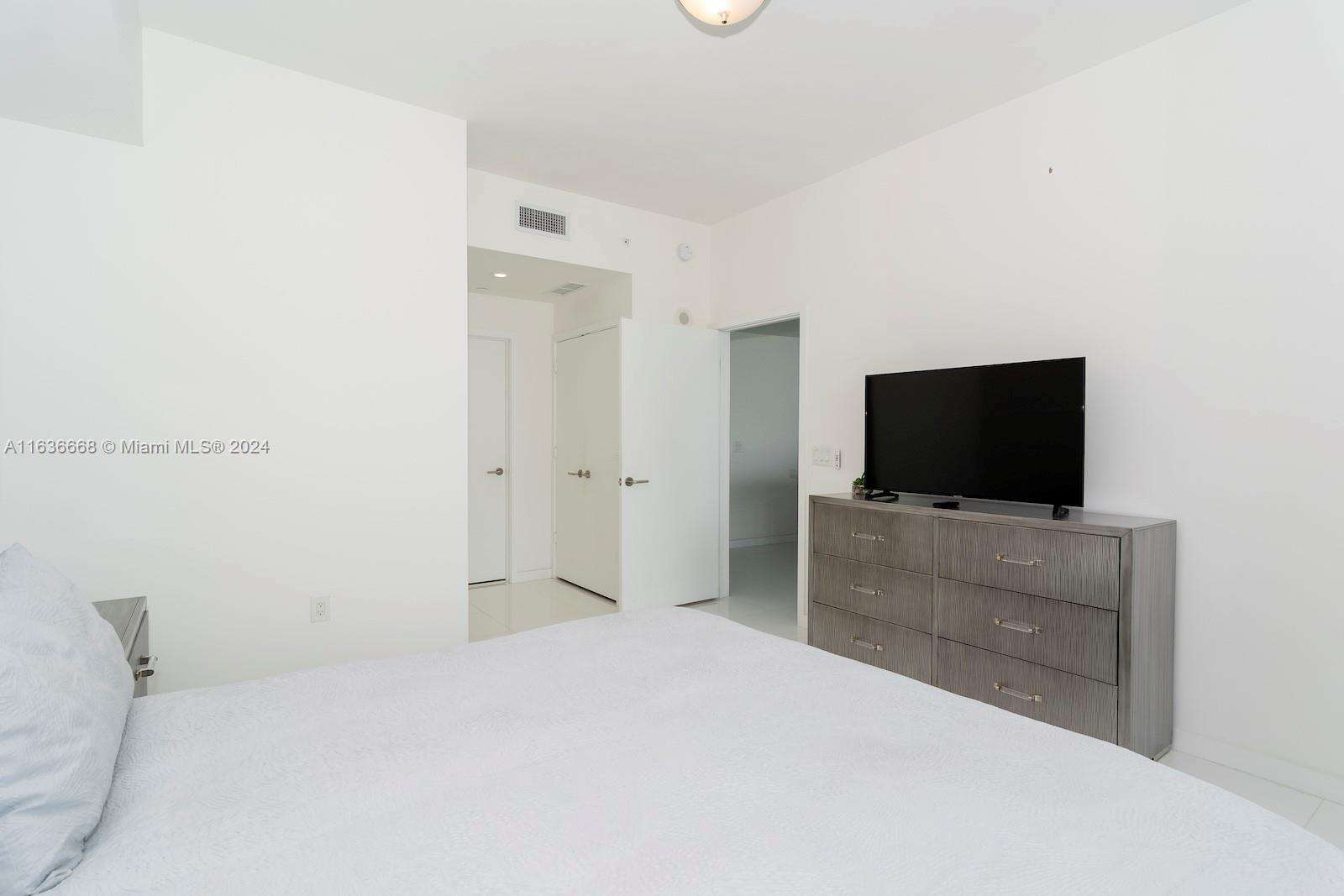 Paramount Miami Worldcenter at 851 1st Ave, Miami, FL 33132 - For Sale photo 16