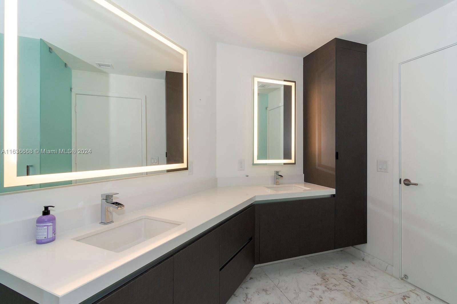 Paramount Miami Worldcenter at 851 1st Ave, Miami, FL 33132 - For Sale photo 17