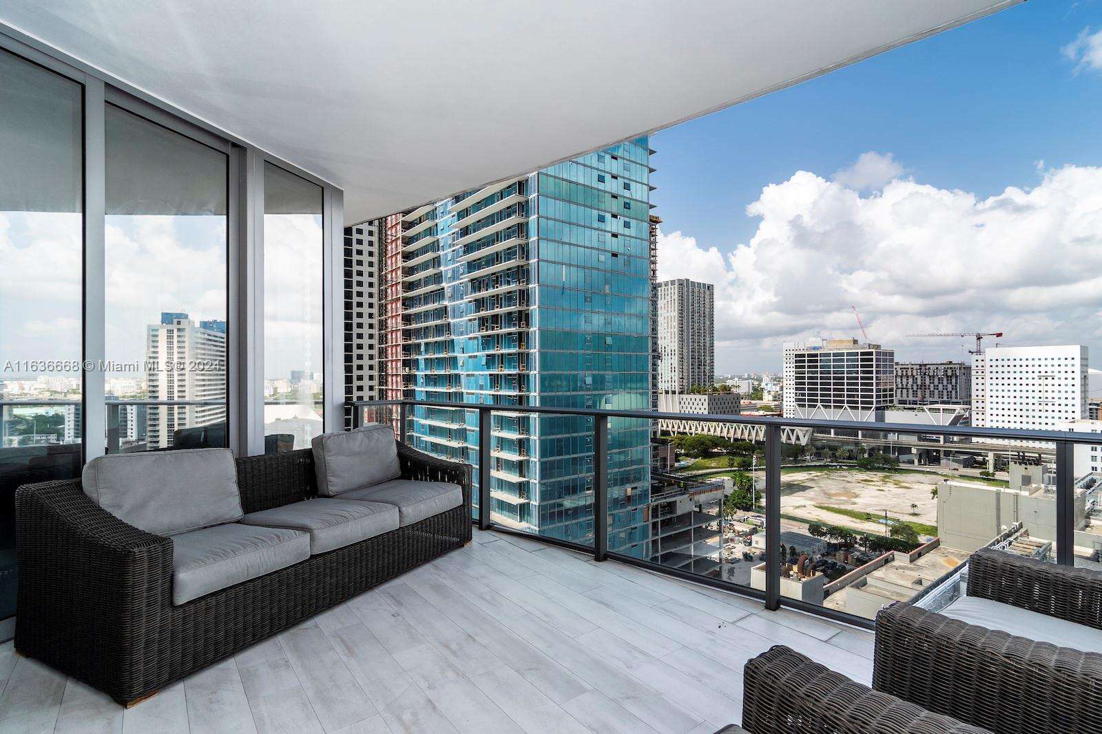 Paramount Miami Worldcenter at 851 1st Ave, Miami, FL 33132 - For Sale photo 3