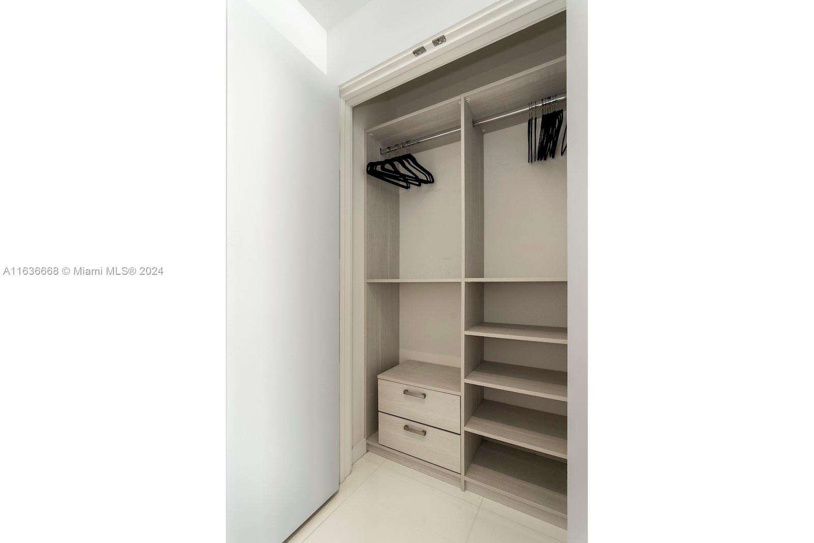 Paramount Miami Worldcenter at 851 1st Ave, Miami, FL 33132 - For Sale photo 21