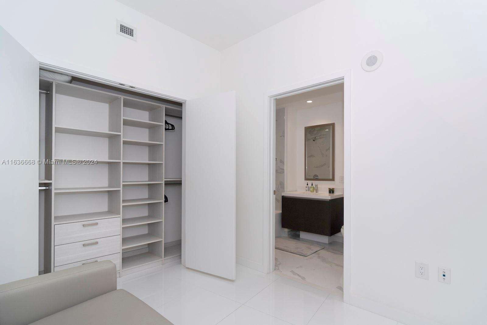 Paramount Miami Worldcenter at 851 1st Ave, Miami, FL 33132 - For Sale photo 23