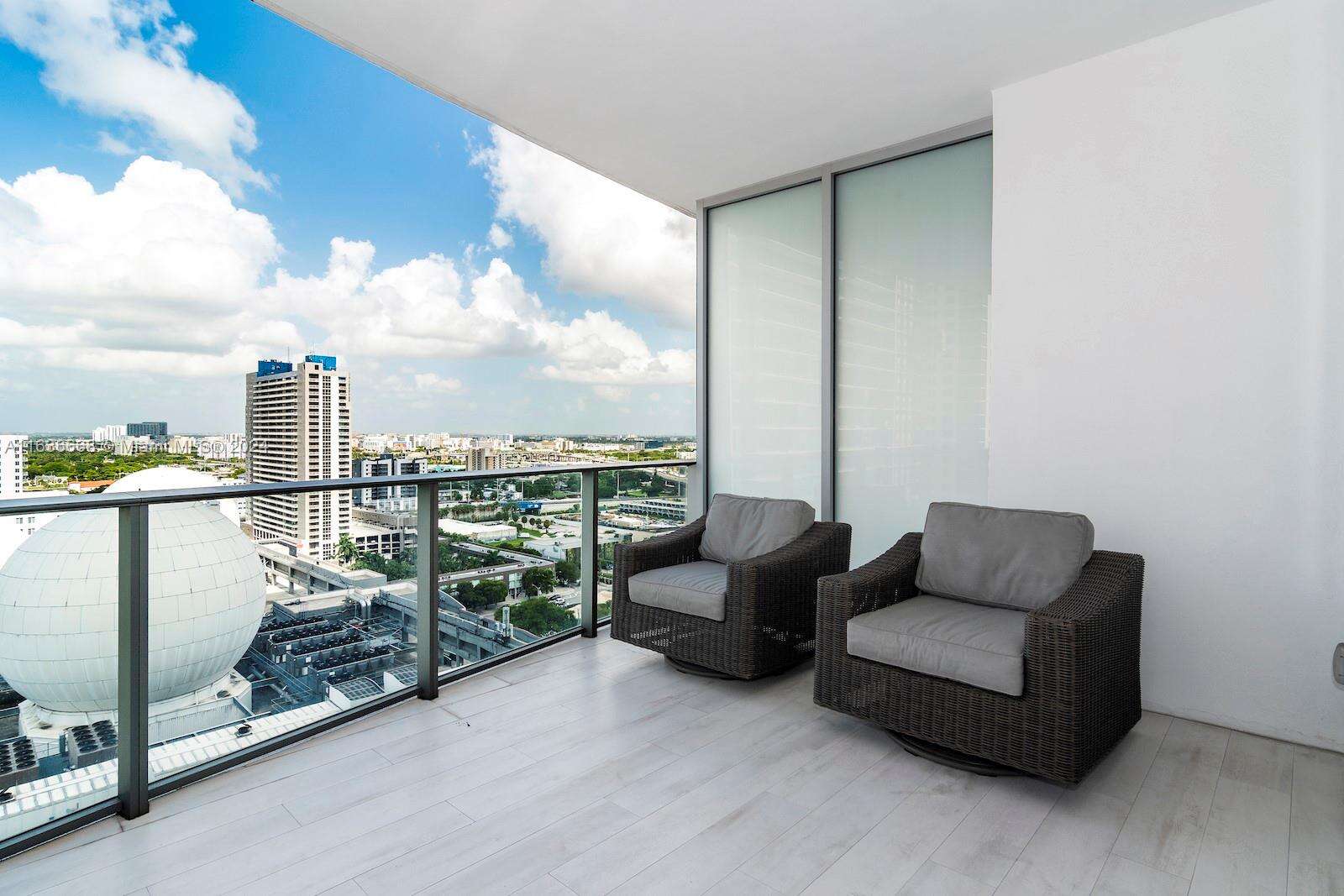 Paramount Miami Worldcenter at 851 1st Ave, Miami, FL 33132 - For Sale photo 5