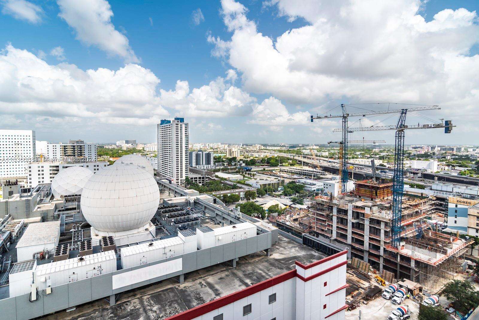 Paramount Miami Worldcenter at 851 1st Ave, Miami, FL 33132 - For Sale photo 8