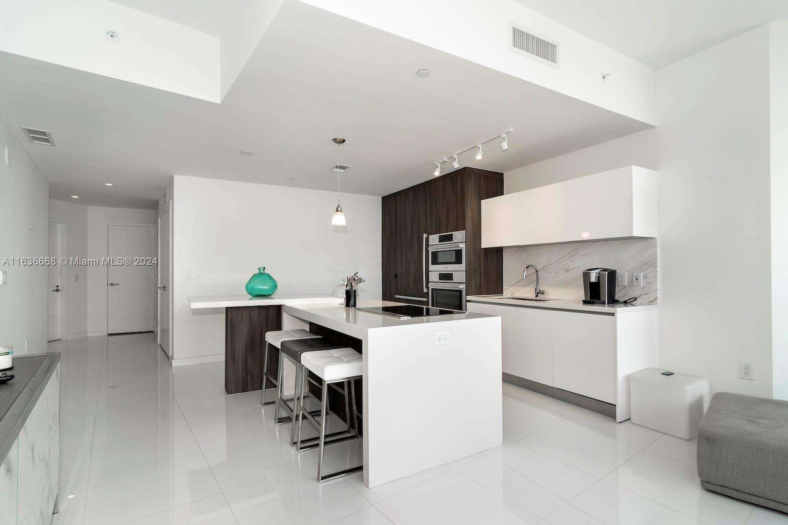 Paramount Miami Worldcenter at 851 1st Ave, Miami, FL 33132 - For Sale photo 10