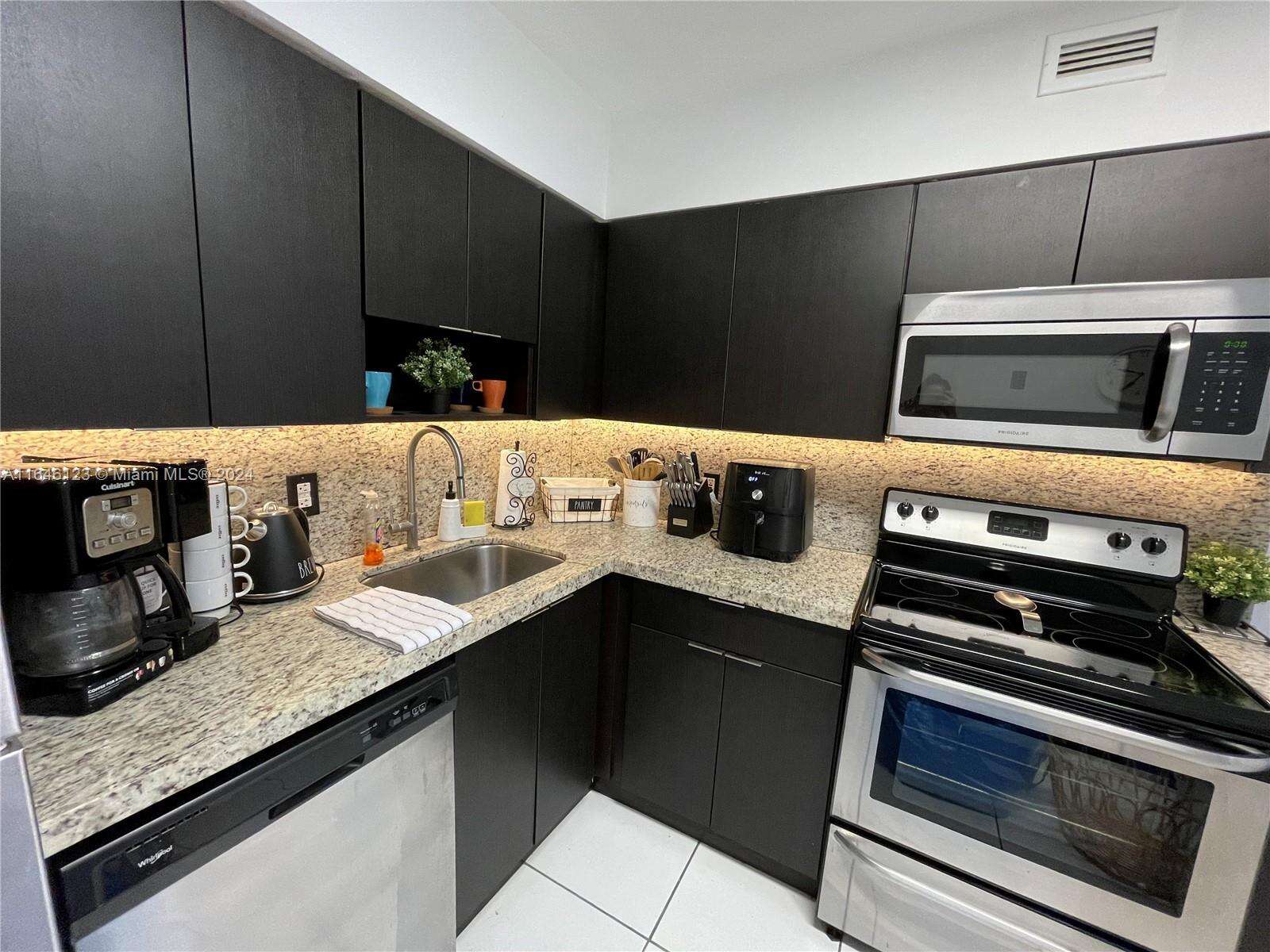 Seacoast 5151 at 5151 Collins Ave, Miami Beach, FL 33140 - For Sale photo 4