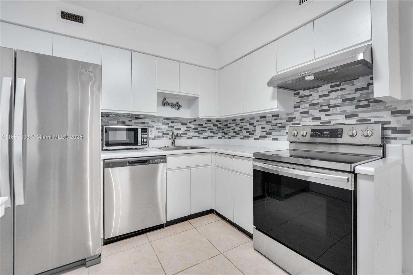 Seacoast 5151 at 5151 Collins Ave, Miami Beach, FL 33140 - For Sale photo 11