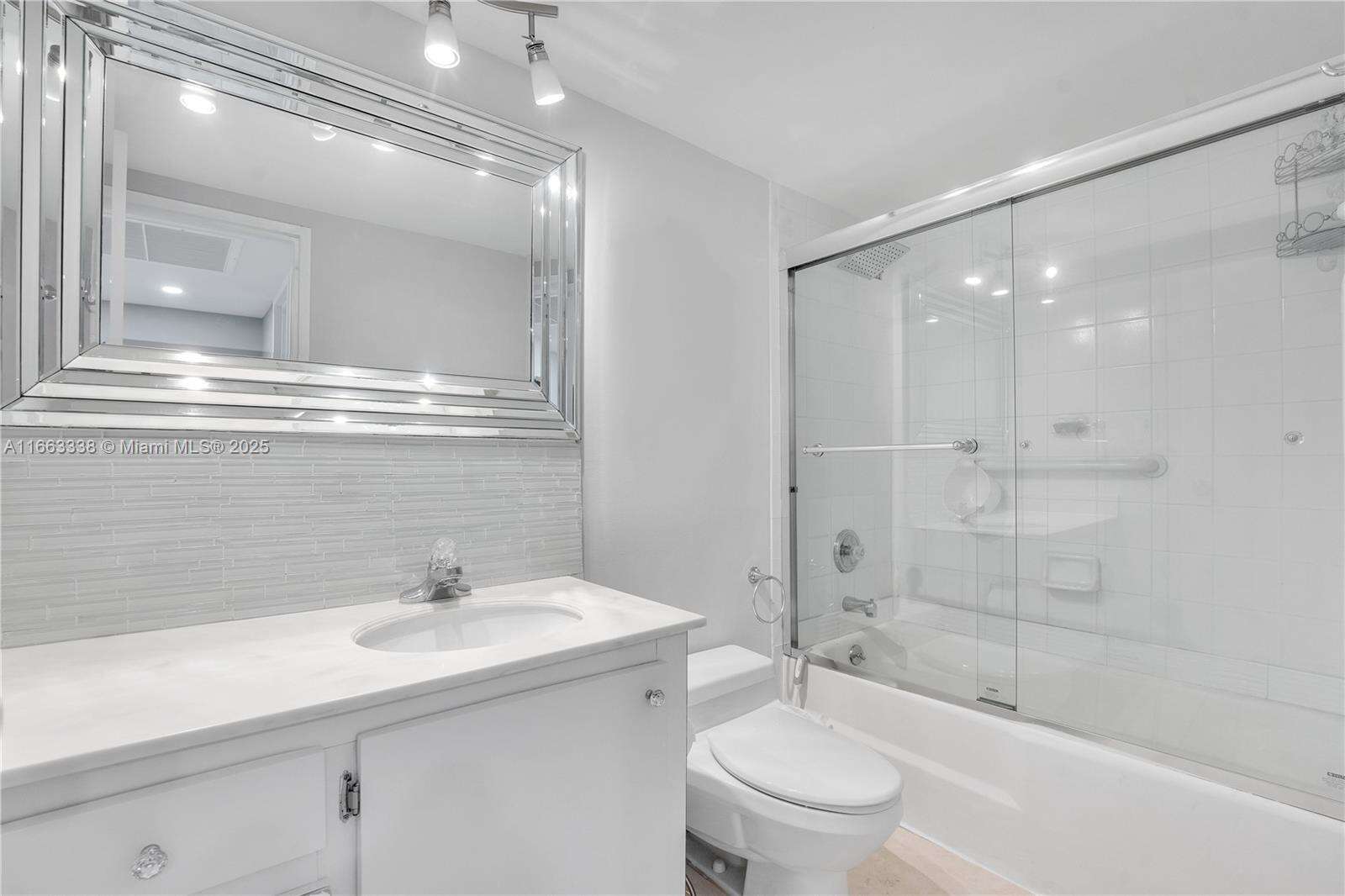 Seacoast 5151 at 5151 Collins Ave, Miami Beach, FL 33140 - For Sale photo 18