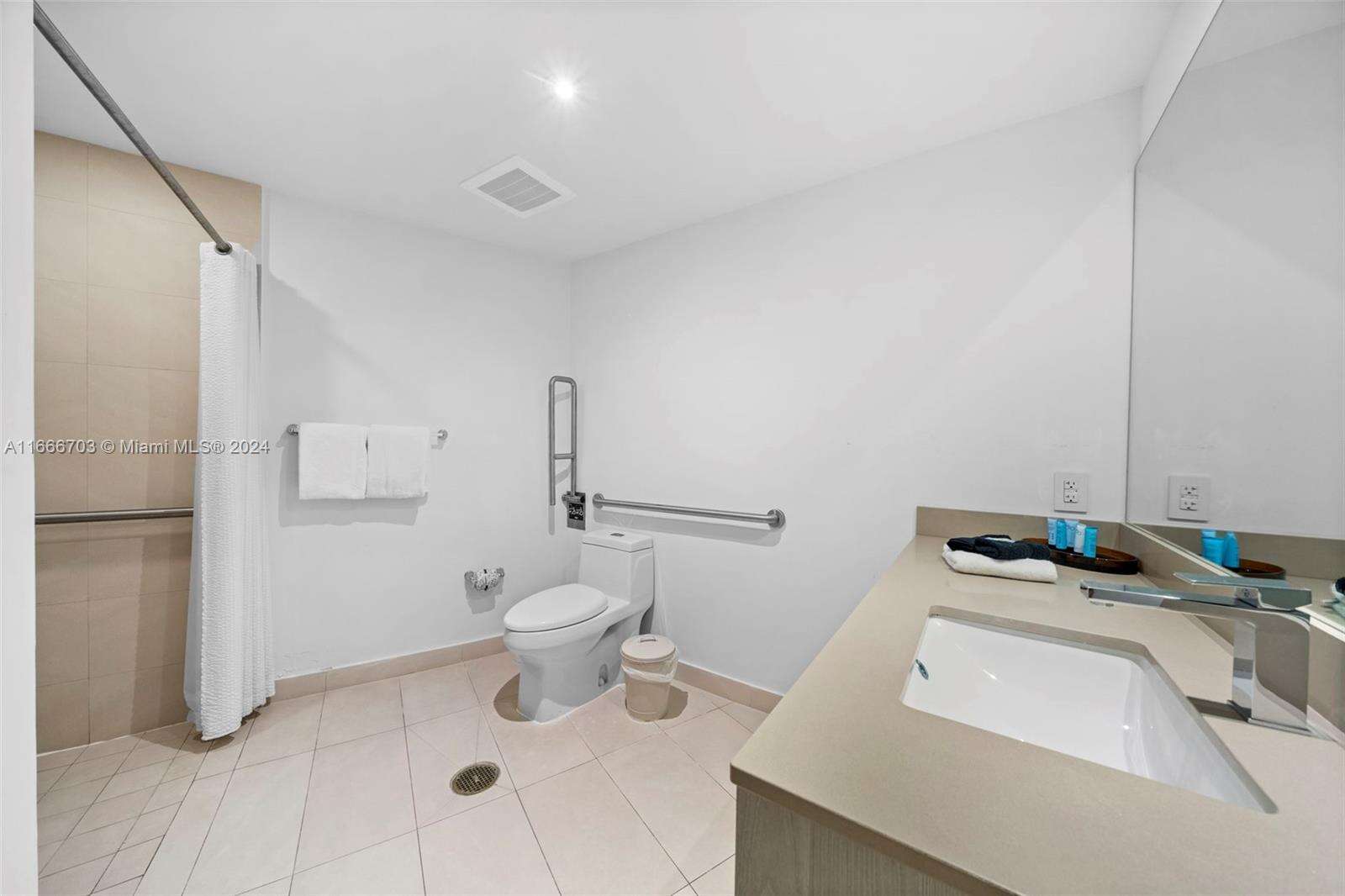 Hyde Resort at 4111 Ocean Dr, Hollywood, FL 33019 - For Sale photo 25