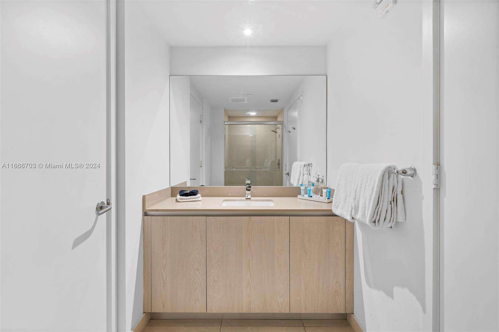 Hyde Resort at 4111 Ocean Dr, Hollywood, FL 33019 - For Sale photo 6
