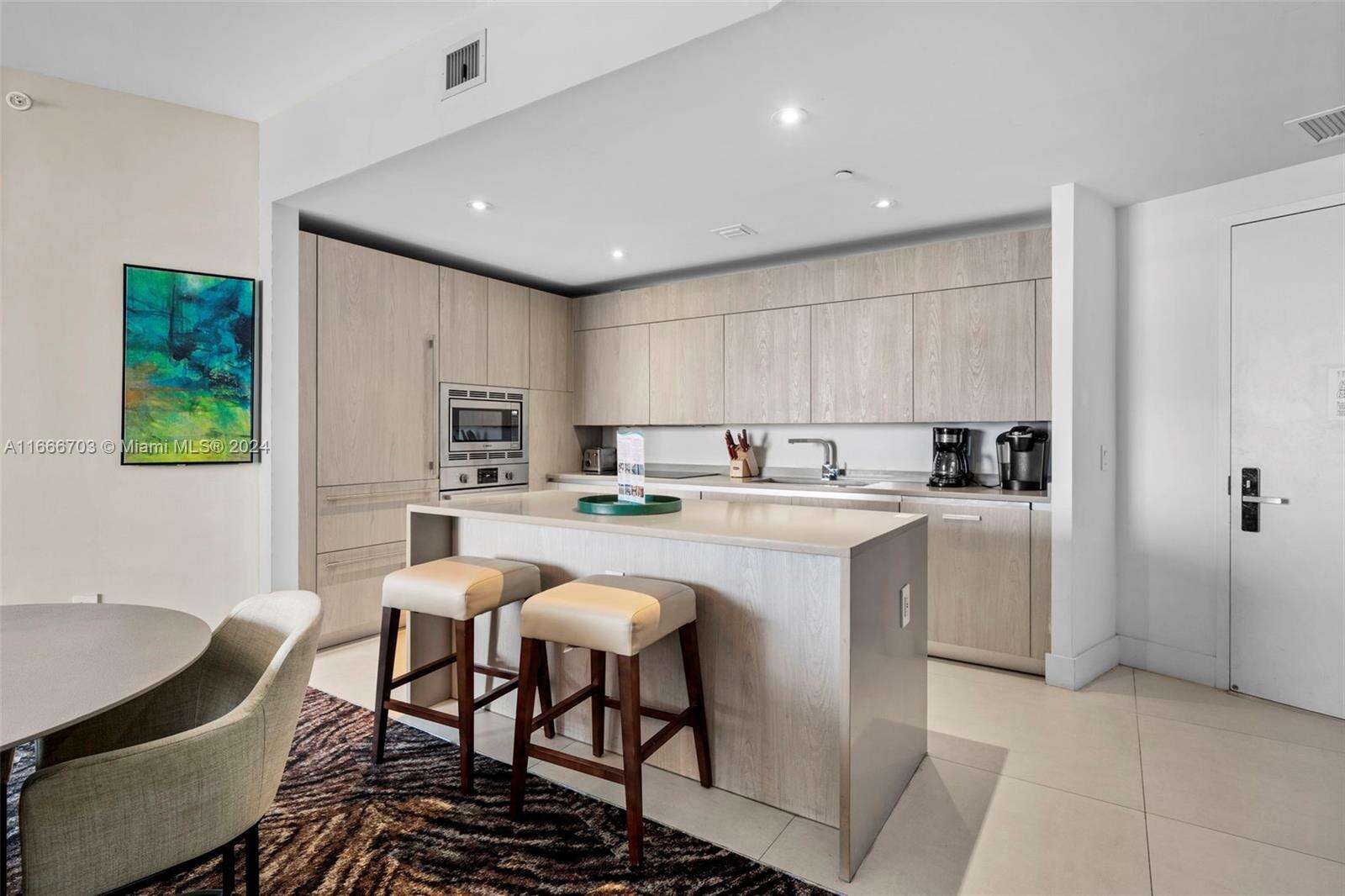 Hyde Resort at 4111 Ocean Dr, Hollywood, FL 33019 - For Sale photo 9