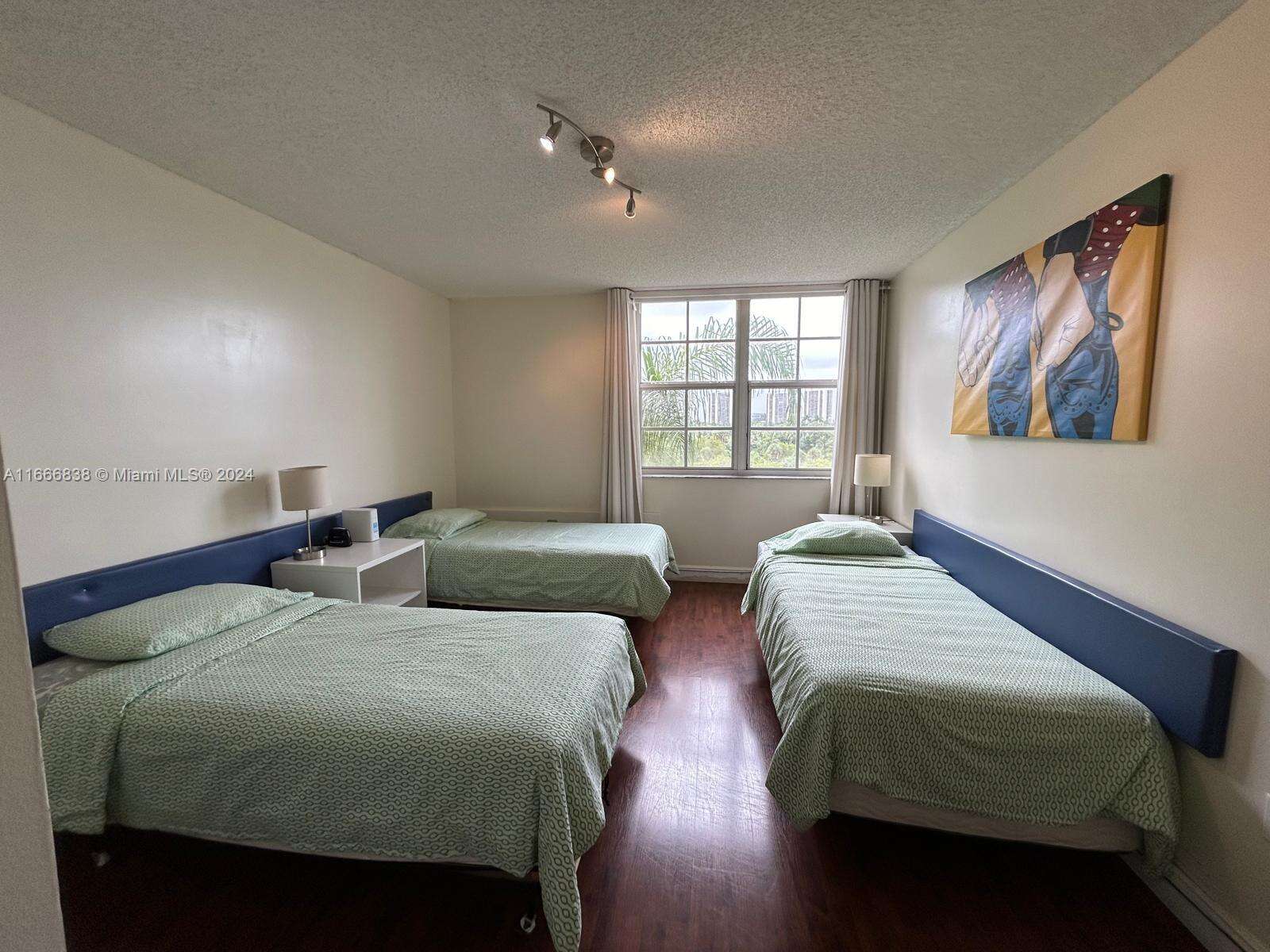 The Yacht Club At Aventura at 19877 Country Club Dr, Aventura, FL 33180 - For Sale photo 17