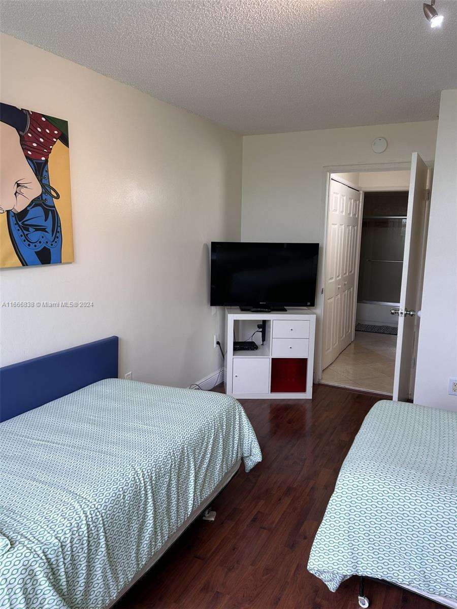 The Yacht Club At Aventura at 19877 Country Club Dr, Aventura, FL 33180 - For Sale photo 18