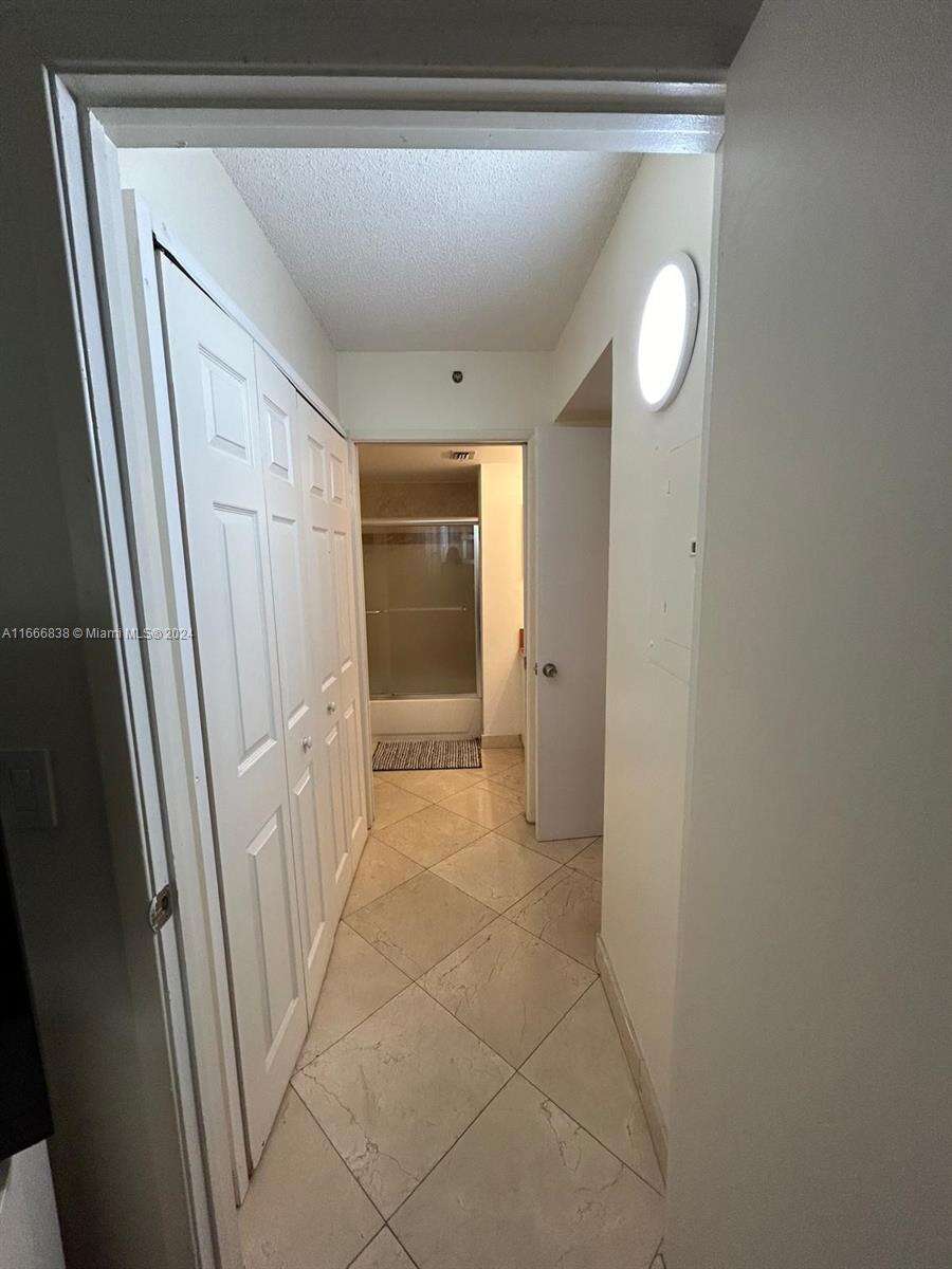 The Yacht Club At Aventura at 19877 Country Club Dr, Aventura, FL 33180 - For Sale photo 19
