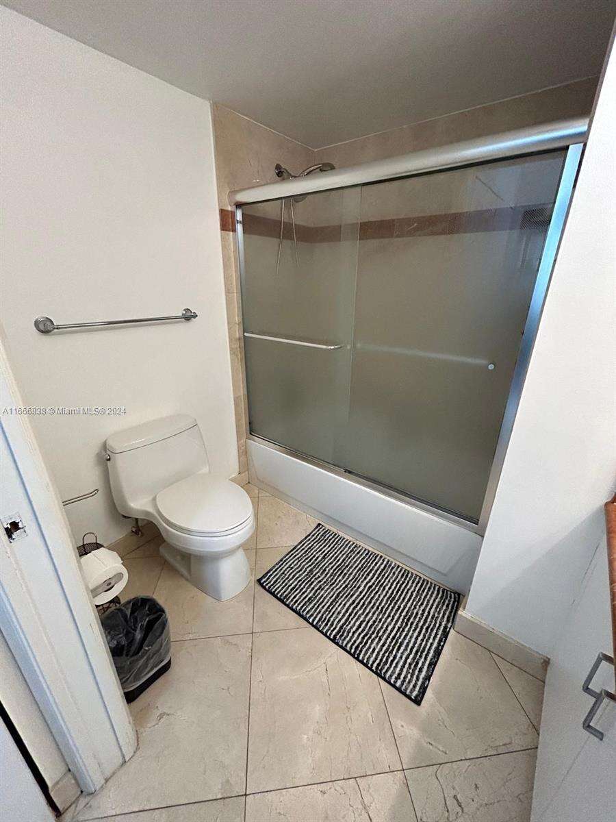The Yacht Club At Aventura at 19877 Country Club Dr, Aventura, FL 33180 - For Sale photo 20