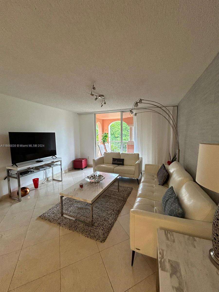 The Yacht Club At Aventura at 19877 Country Club Dr, Aventura, FL 33180 - For Sale photo 3