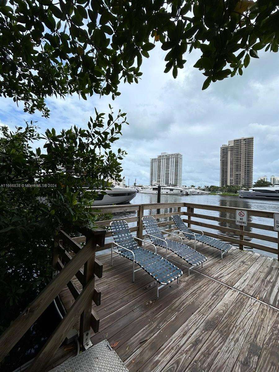 The Yacht Club At Aventura at 19877 Country Club Dr, Aventura, FL 33180 - For Sale photo 35