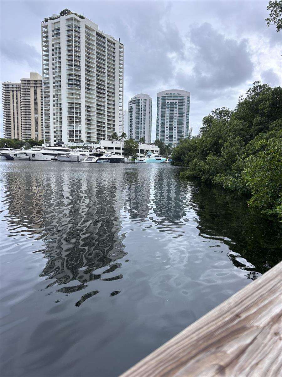 The Yacht Club At Aventura at 19877 Country Club Dr, Aventura, FL 33180 - For Sale photo 36
