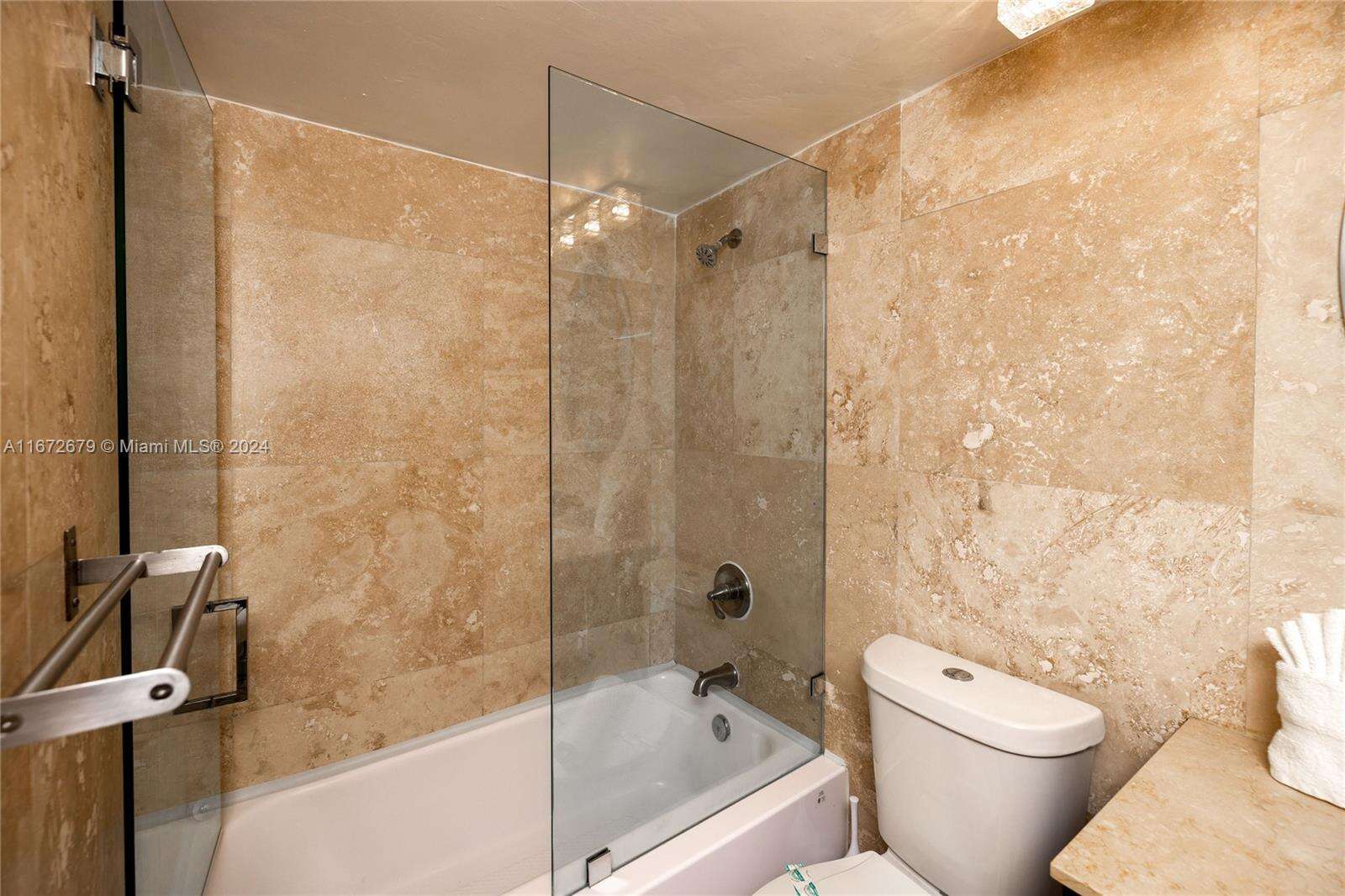 The Alexander at 5225 Collins Ave, Miami Beach, FL 33140 - For Sale photo 14