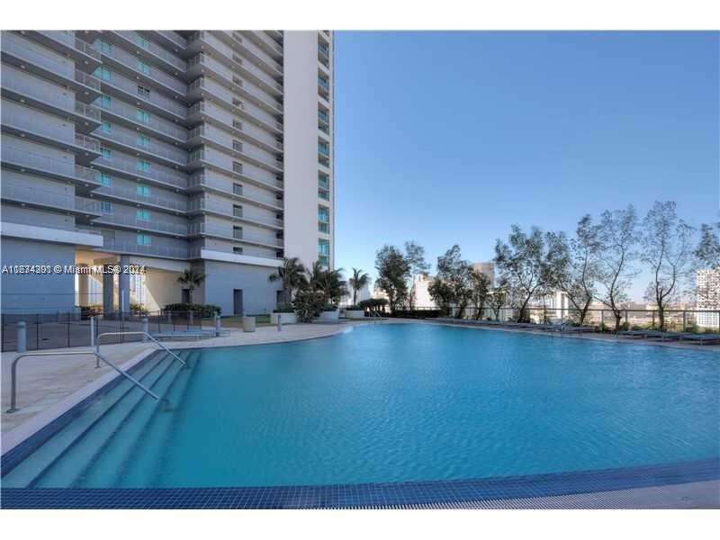 Marina Blue at 888 Biscayne Blvd, Miami, FL 33132 - For Sale photo 1