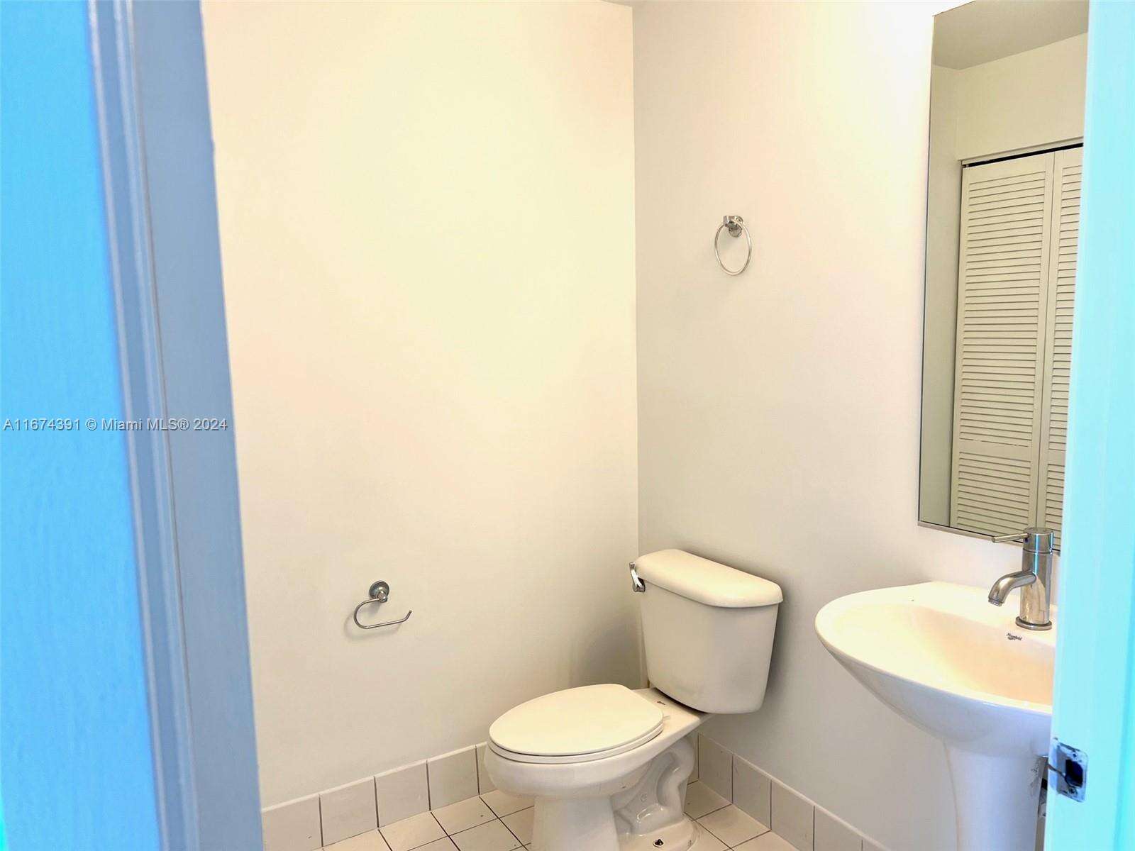 Marina Blue at 888 Biscayne Blvd, Miami, FL 33132 - For Sale photo 14