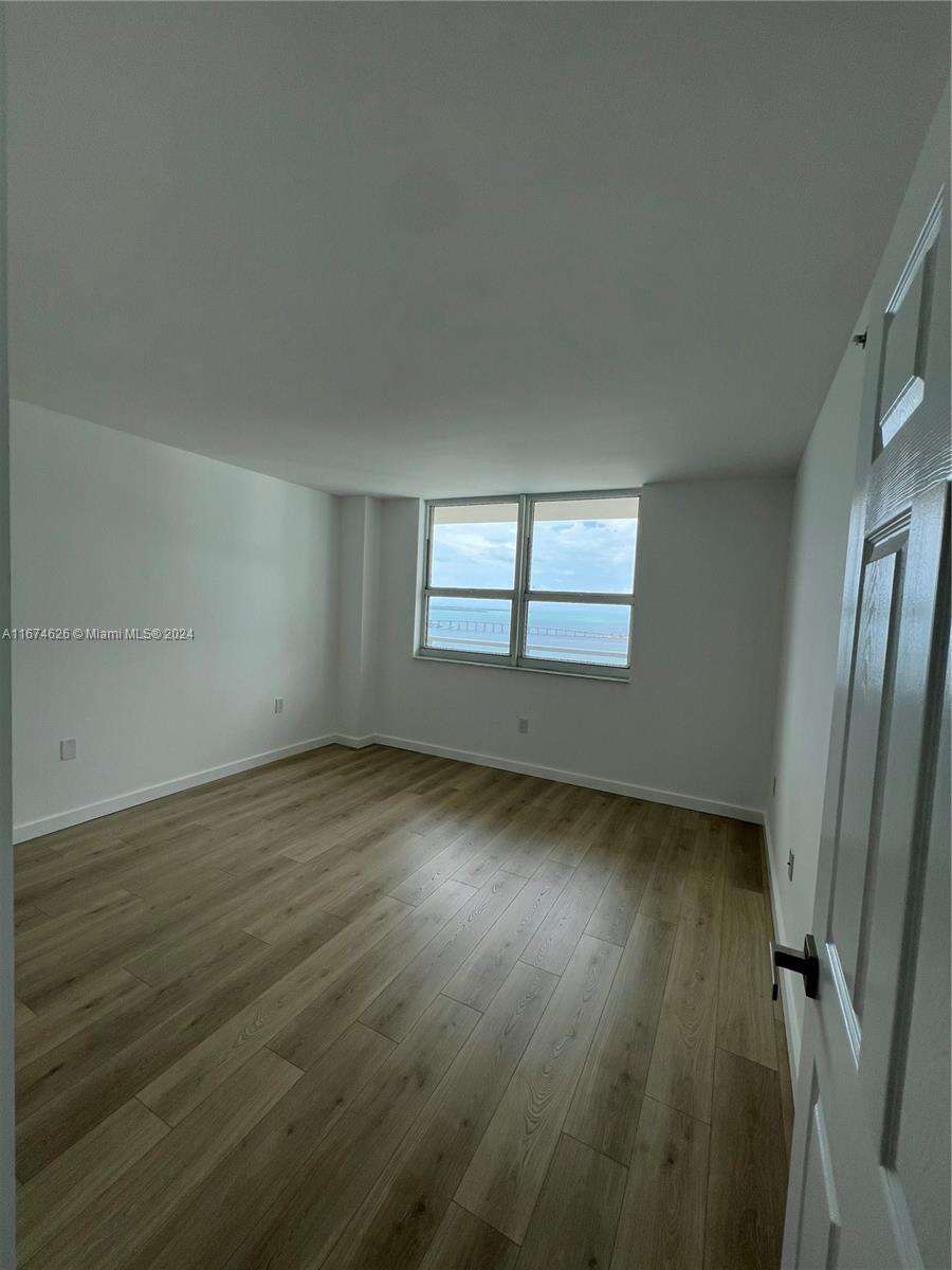 The Mark On Brickell at 1155 Brickell Bay Dr, Miami, FL 33131 - For Sale photo 5