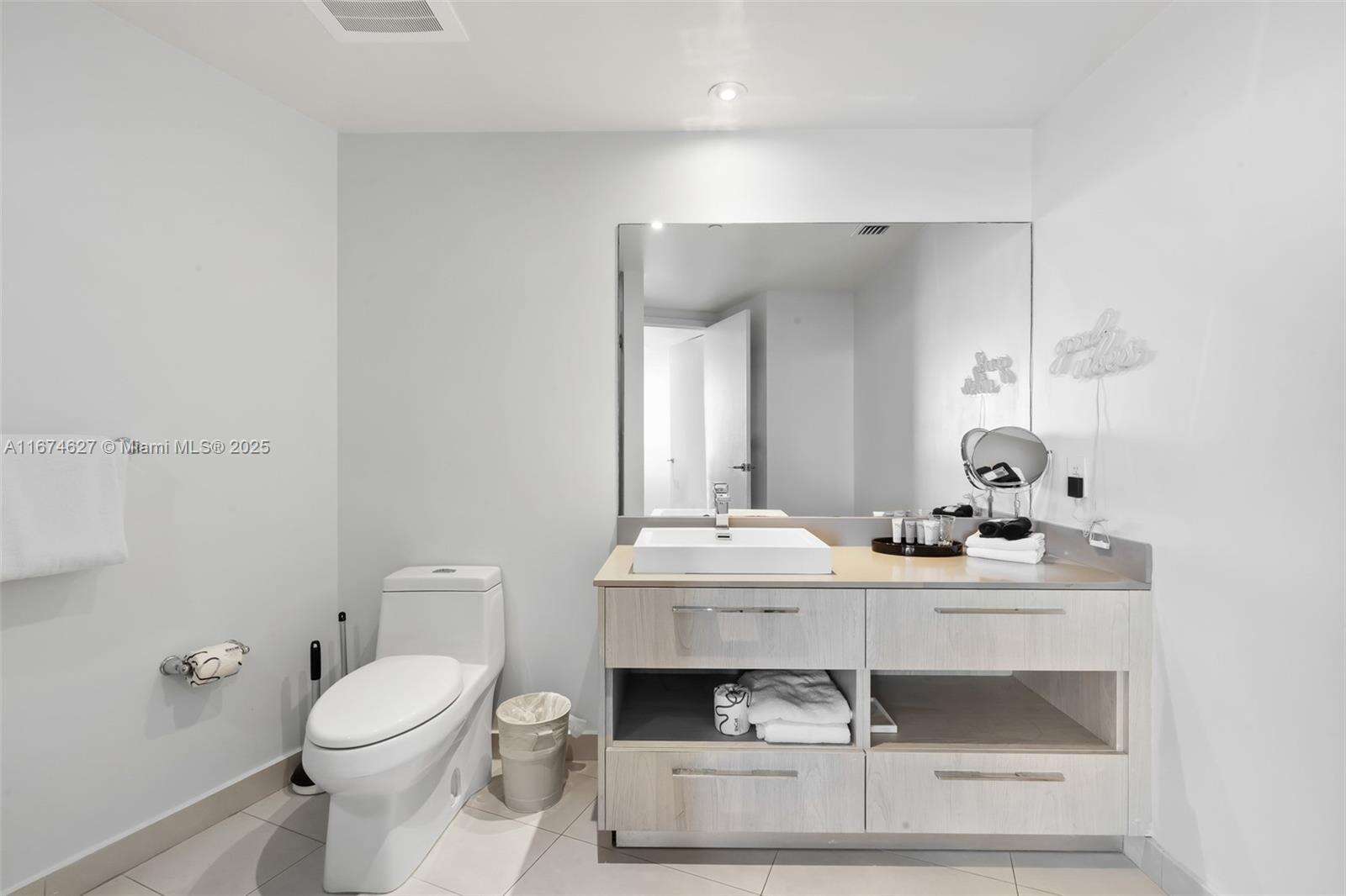 Hyde Resort at 4111 Ocean Dr, Hollywood, FL 33019 - For Sale photo 17