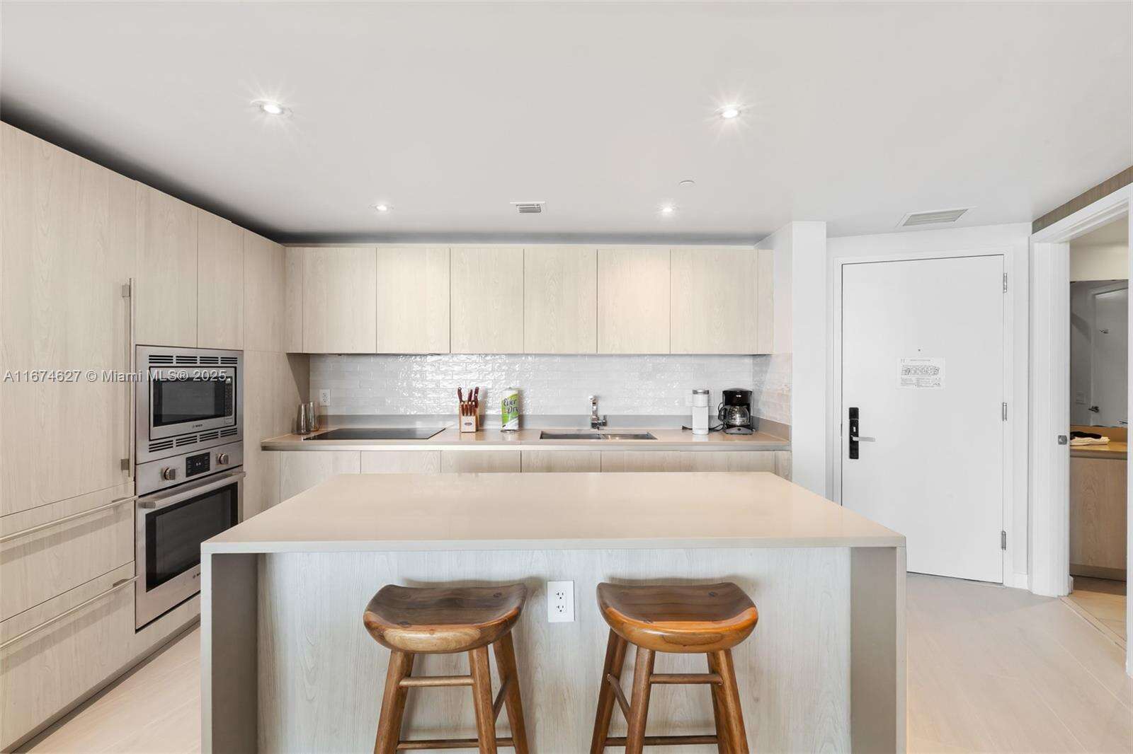 Hyde Resort at 4111 Ocean Dr, Hollywood, FL 33019 - For Sale photo 5