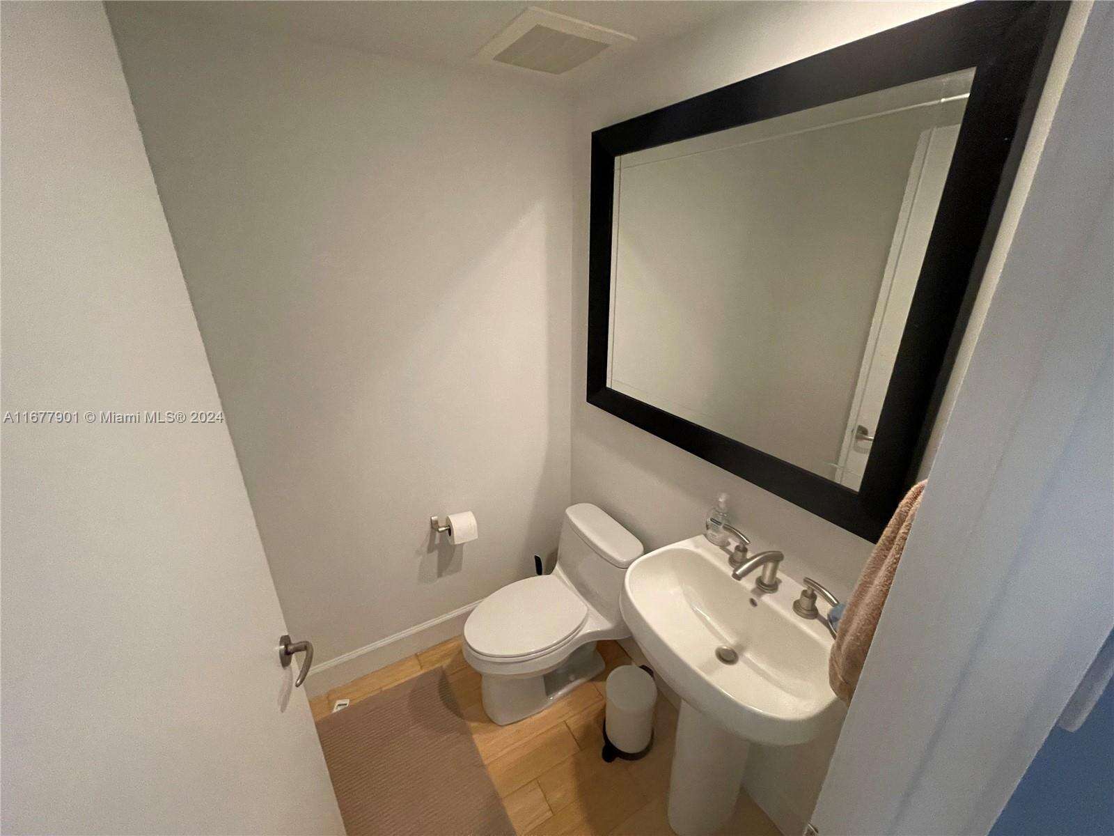 Carbonell at 901 Brickell Key Blvd, Miami, FL 33131 - For Sale photo 14