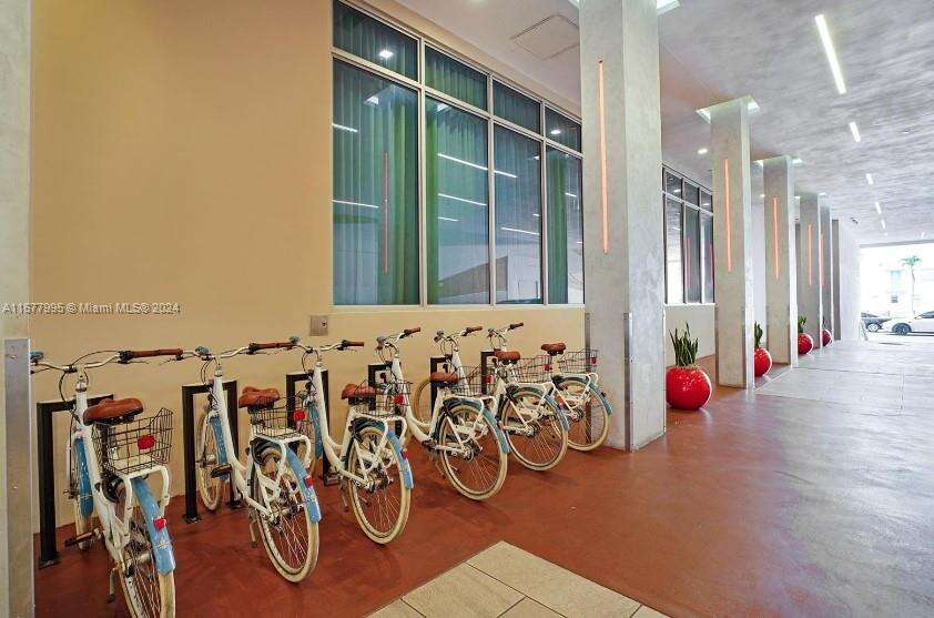 Hollywood, FL 33019 - For Sale photo 17