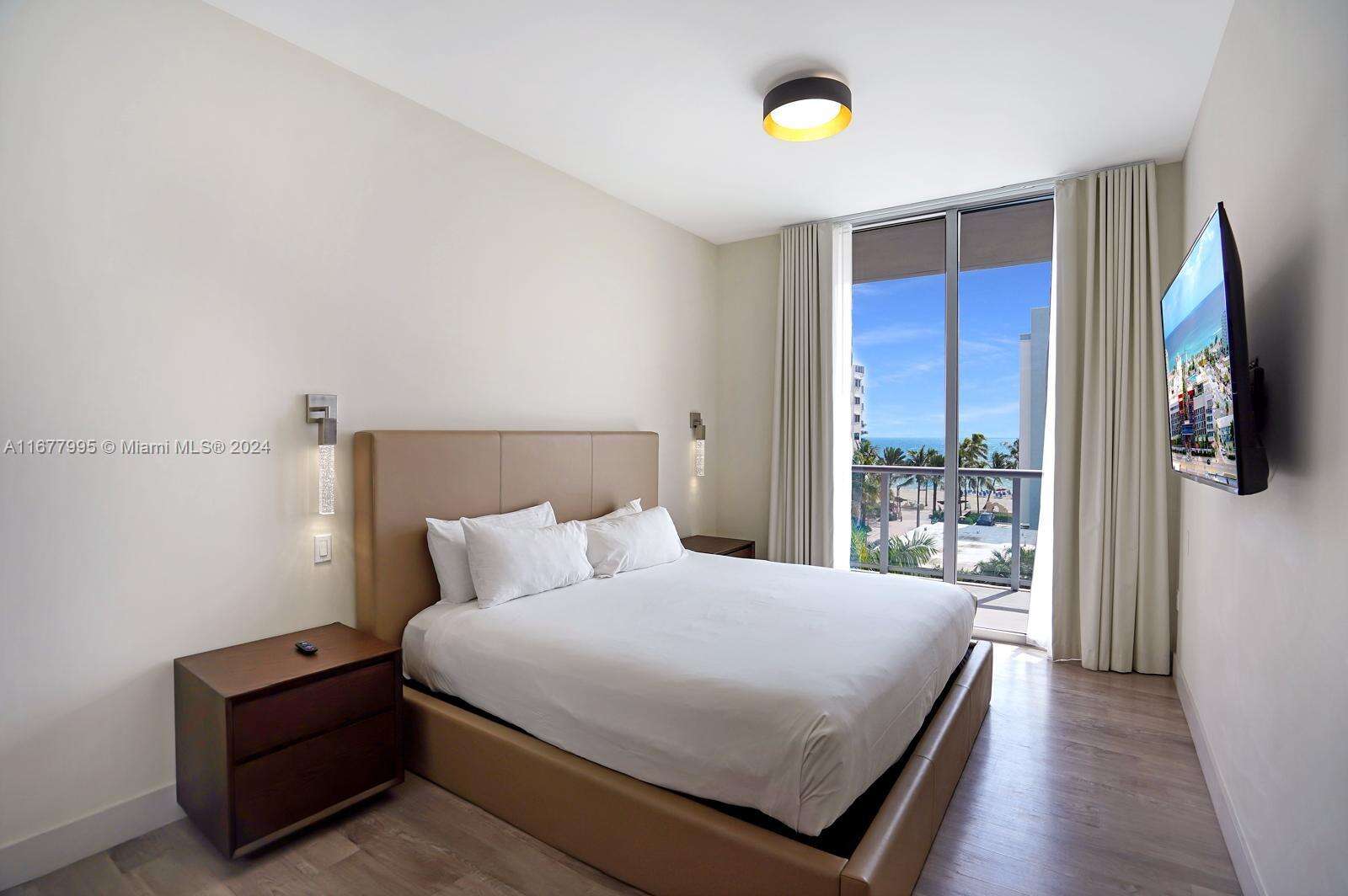 Hollywood, FL 33019 - For Sale photo 5