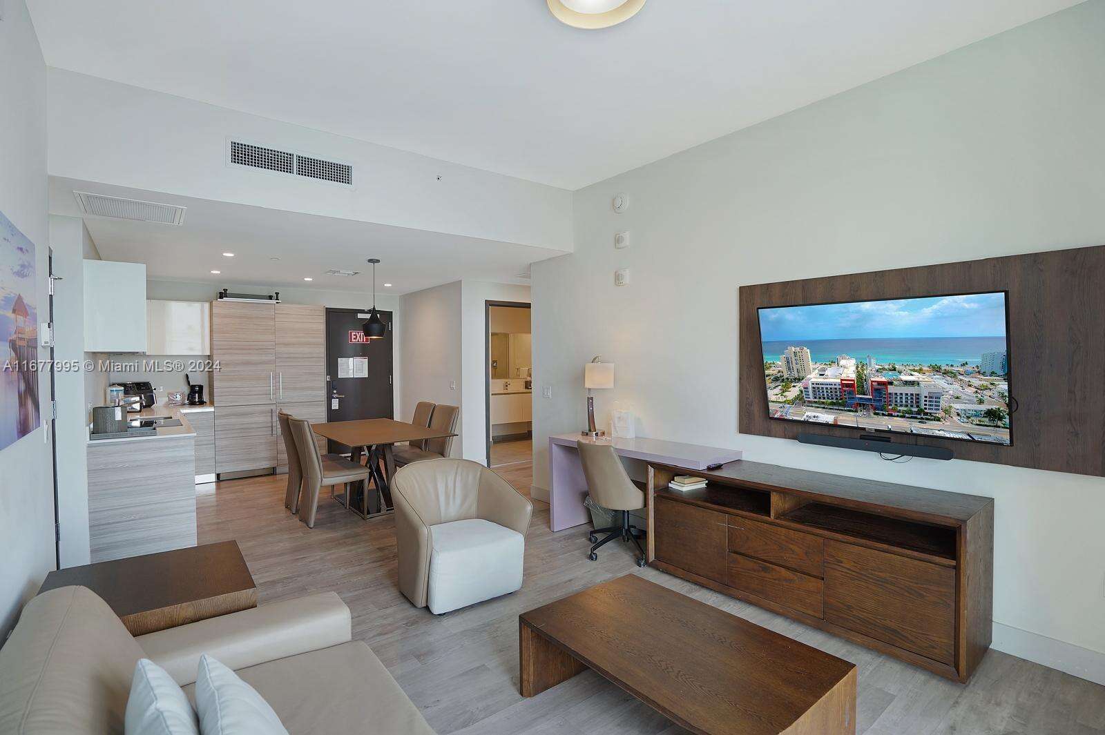 Hollywood, FL 33019 - For Sale photo 9