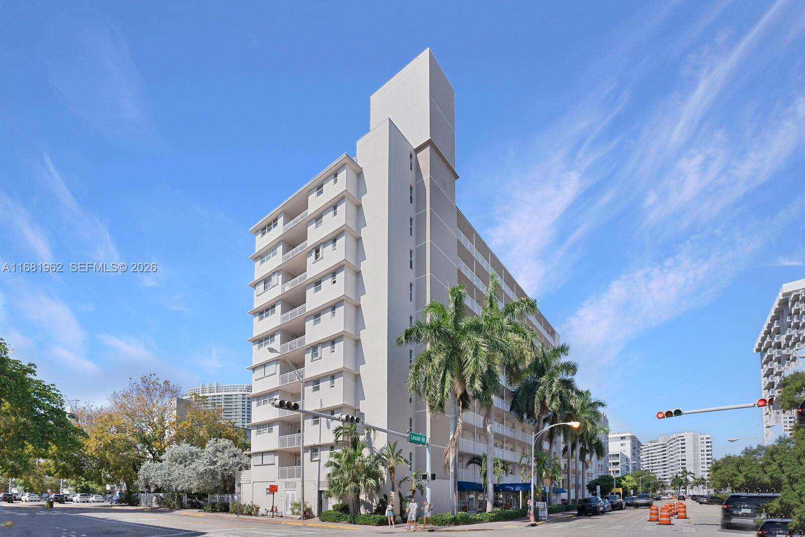 Lincoln Towers Condos for Sale & Rent | Picture 1