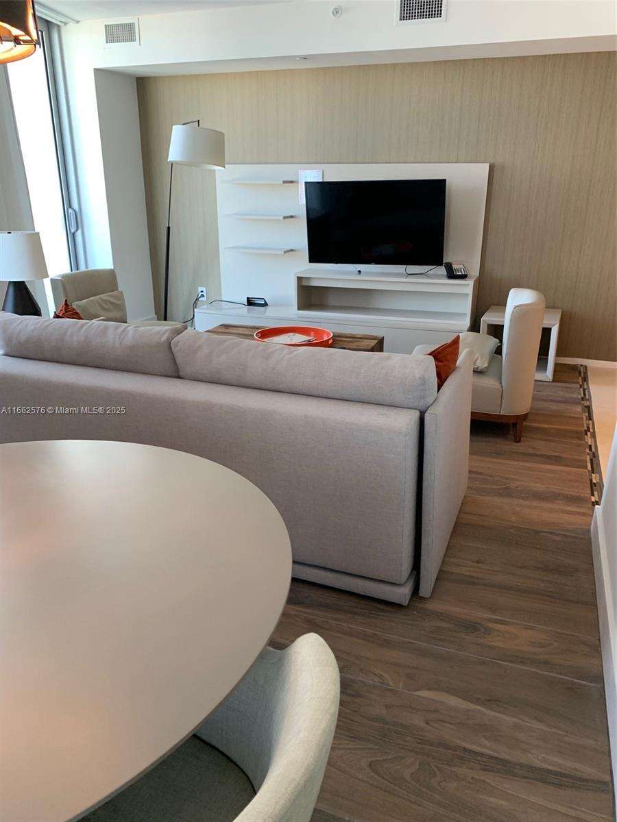 Hyde Resort at 4111 Ocean Dr, Hollywood, FL 33019 - For Sale photo 6