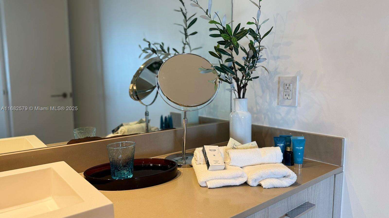 Hyde Resort at 4111 Ocean Dr, Hollywood, FL 33019 - For Sale photo 14