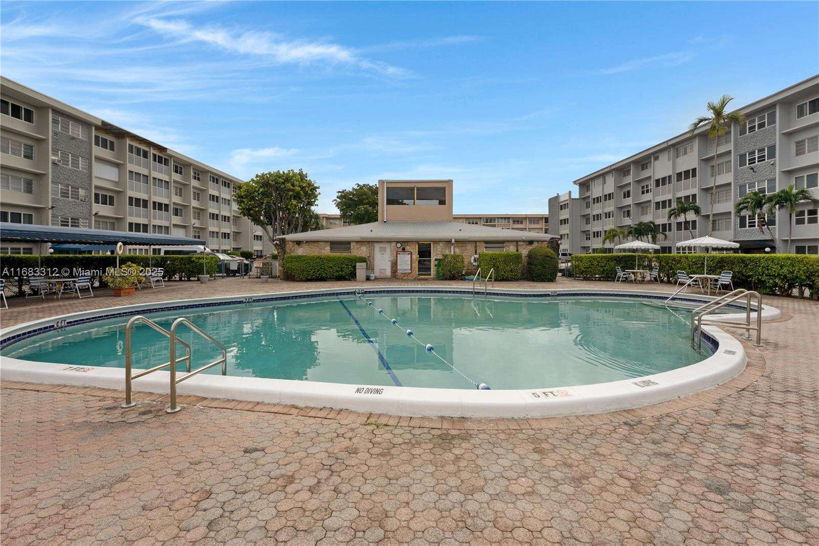 Third Gulfstream Garden Apts Condos for Sale & Rent | Picture 1