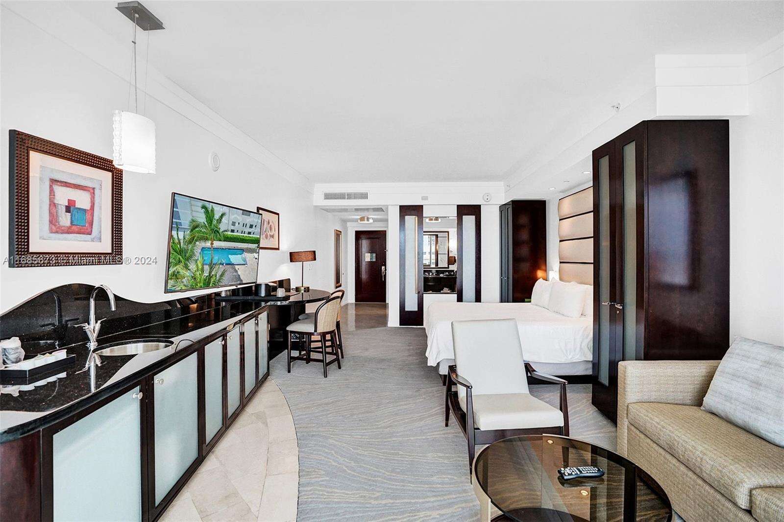 Fontainebleau 3 at 4391 Collins Ave, Miami Beach, FL 33140 - For Sale photo 19
