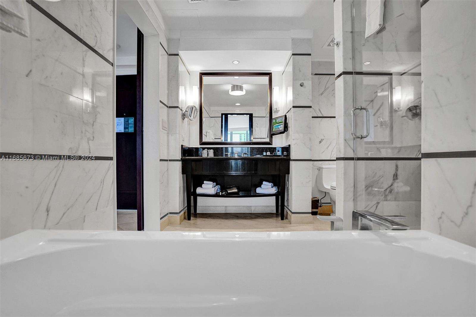 Fontainebleau 3 at 4391 Collins Ave, Miami Beach, FL 33140 - For Sale photo 20