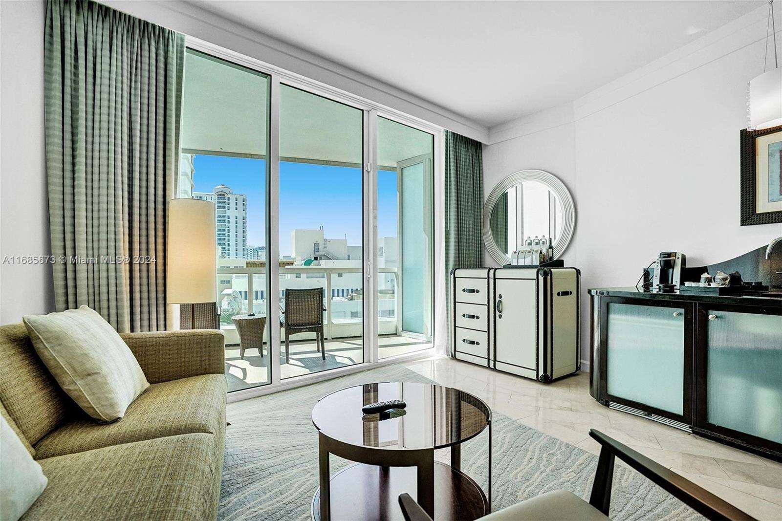 Fontainebleau 3 at 4391 Collins Ave, Miami Beach, FL 33140 - For Sale photo 3