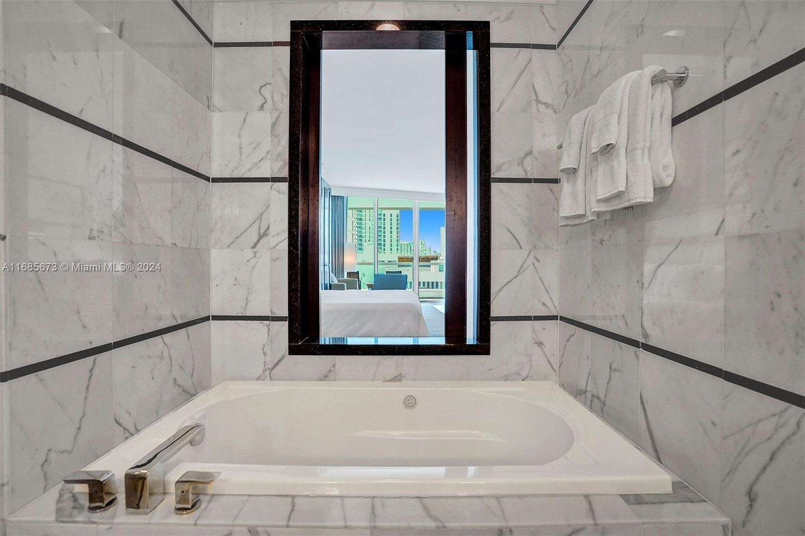 Fontainebleau 3 at 4391 Collins Ave, Miami Beach, FL 33140 - For Sale photo 21
