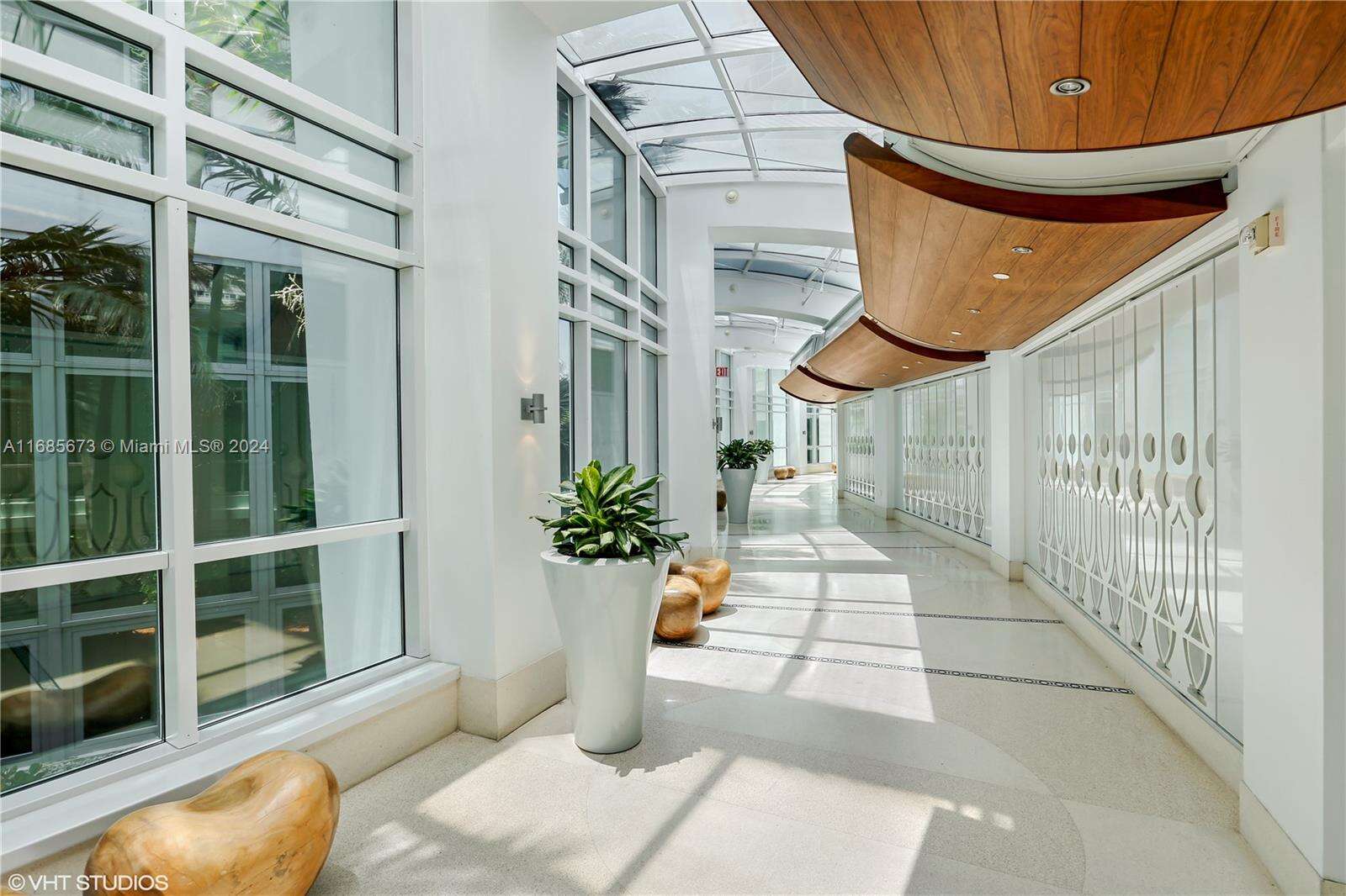 Fontainebleau 3 at 4391 Collins Ave, Miami Beach, FL 33140 - For Sale photo 51
