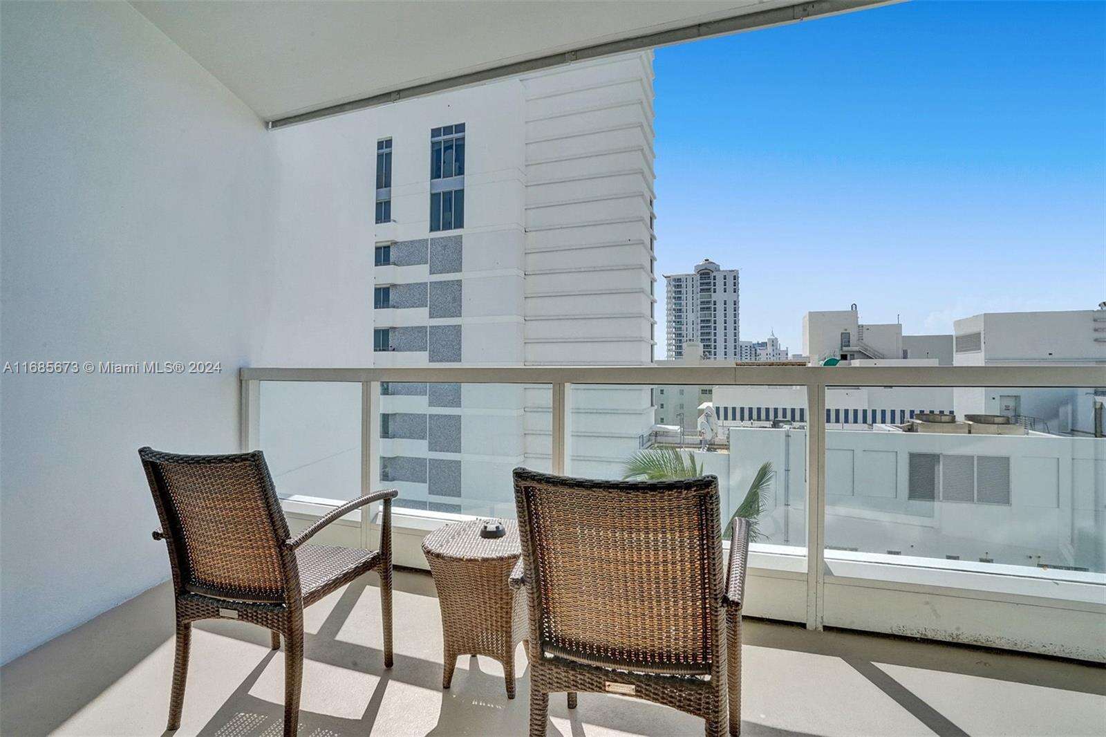 Fontainebleau 3 at 4391 Collins Ave, Miami Beach, FL 33140 - For Sale photo 7