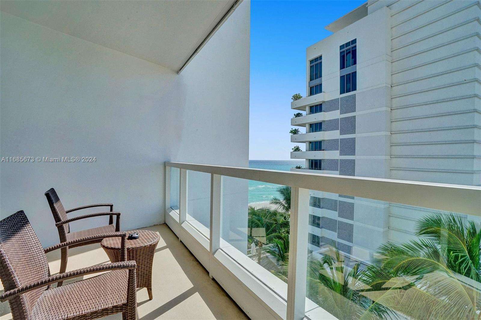 Fontainebleau 3 at 4391 Collins Ave, Miami Beach, FL 33140 - For Sale photo 8