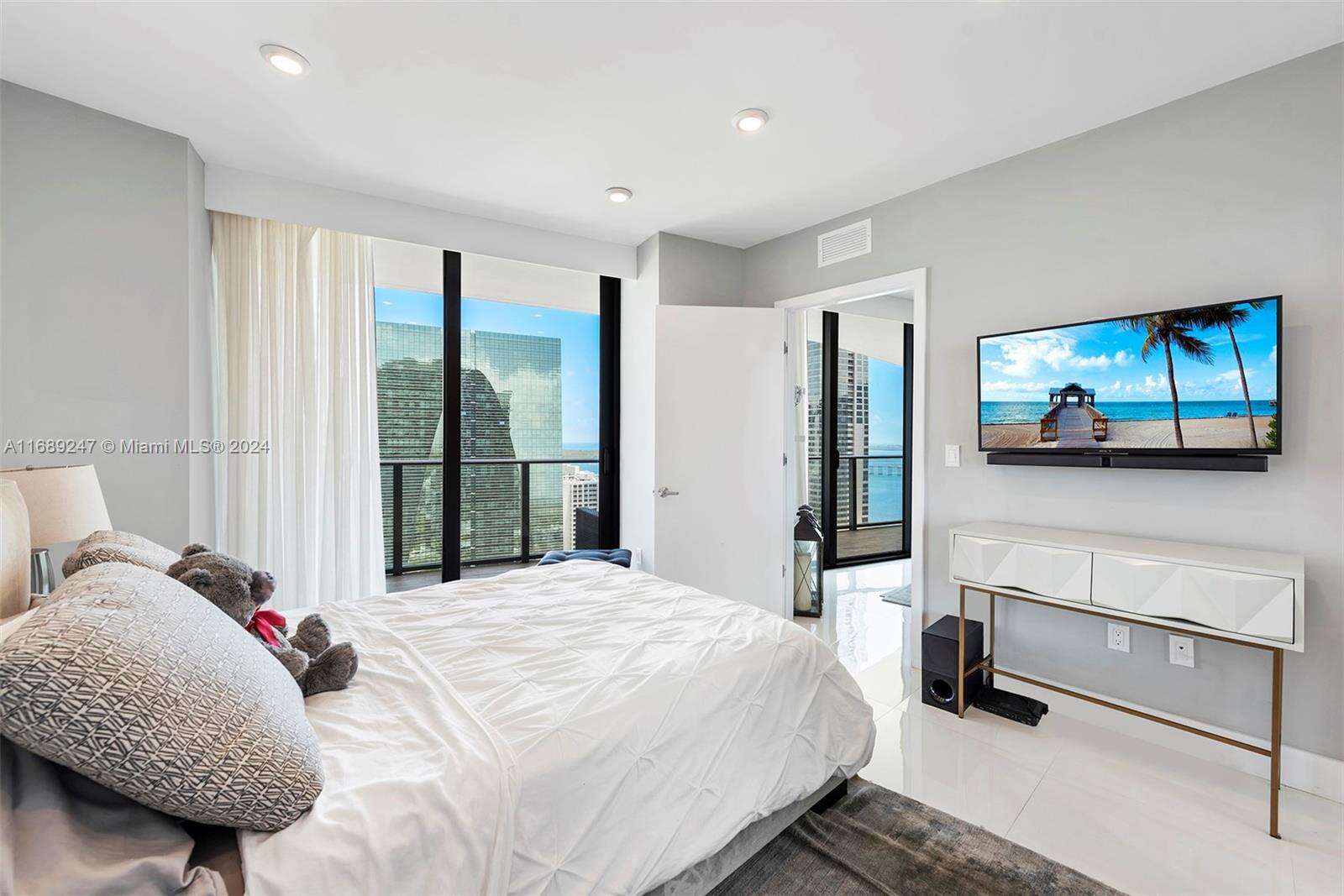 Sls Brickell at 1300 Miami Ave, Miami, FL 33130 - For Sale photo 11