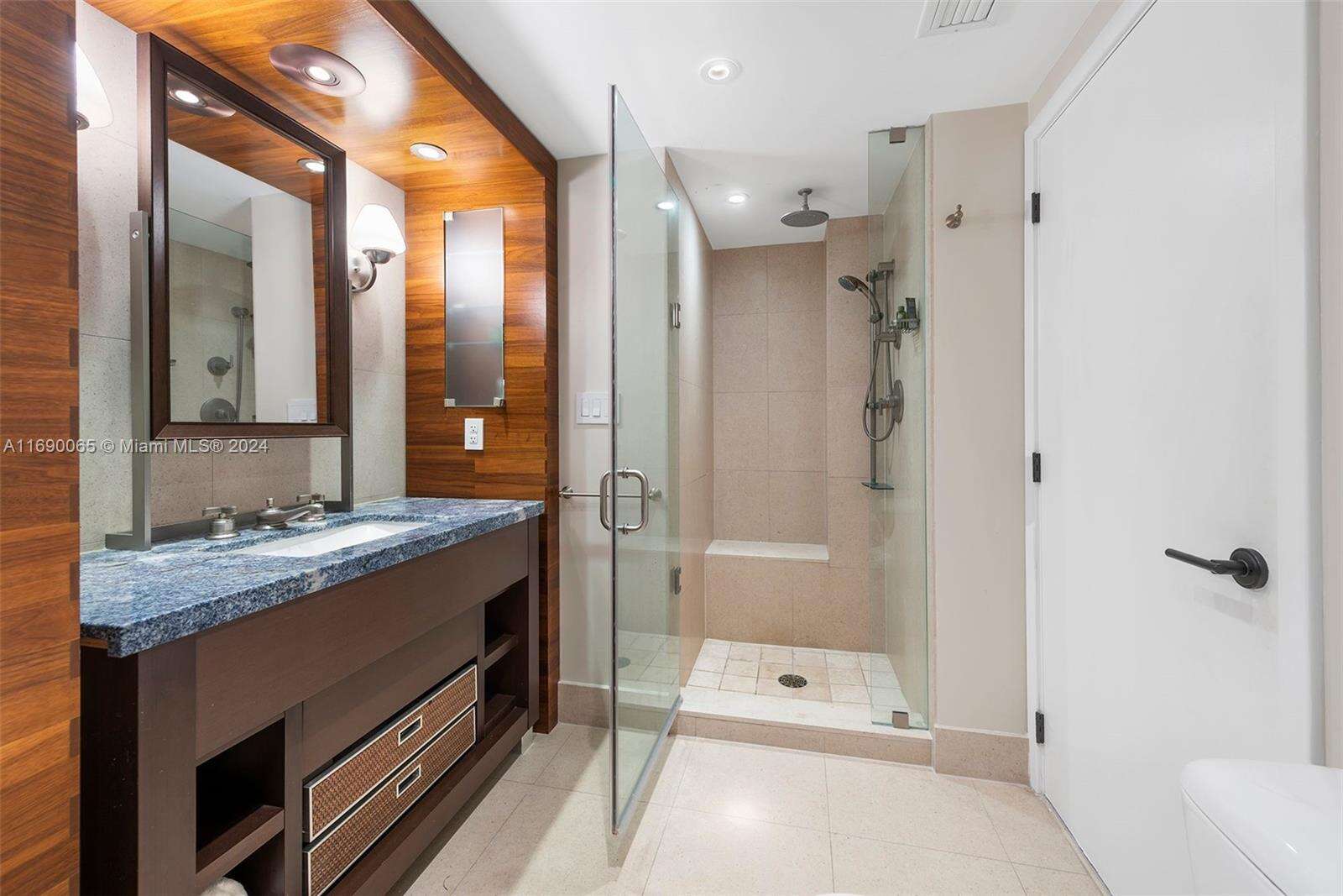 Central Carillon at 6801 Collins Ave, Miami Beach, FL 33141 - For Sale photo 45