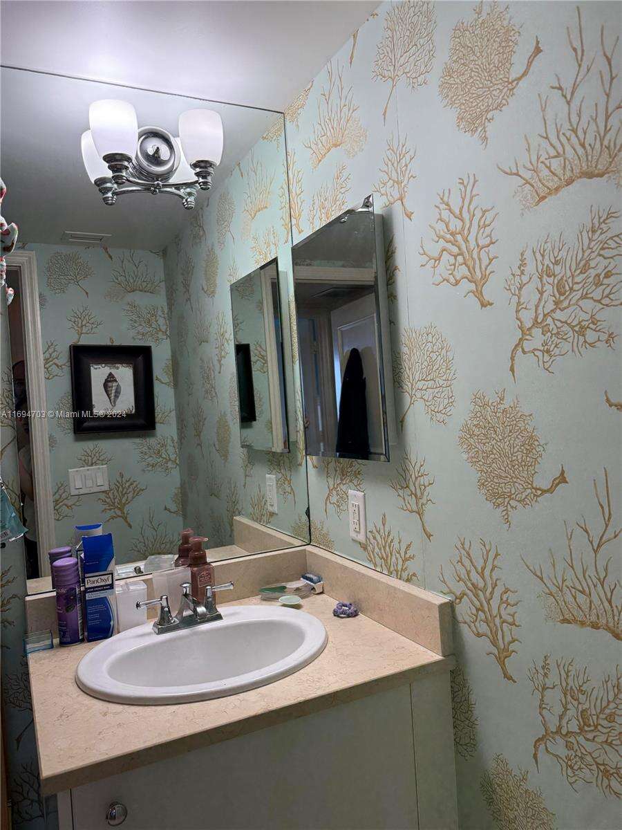 Turnberry Village North at 20000 Country Club Dr, Aventura, FL 33180 - For Sale photo 14