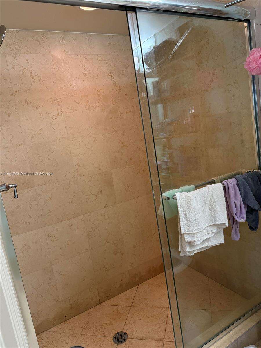 Turnberry Village North at 20000 Country Club Dr, Aventura, FL 33180 - For Sale photo 15