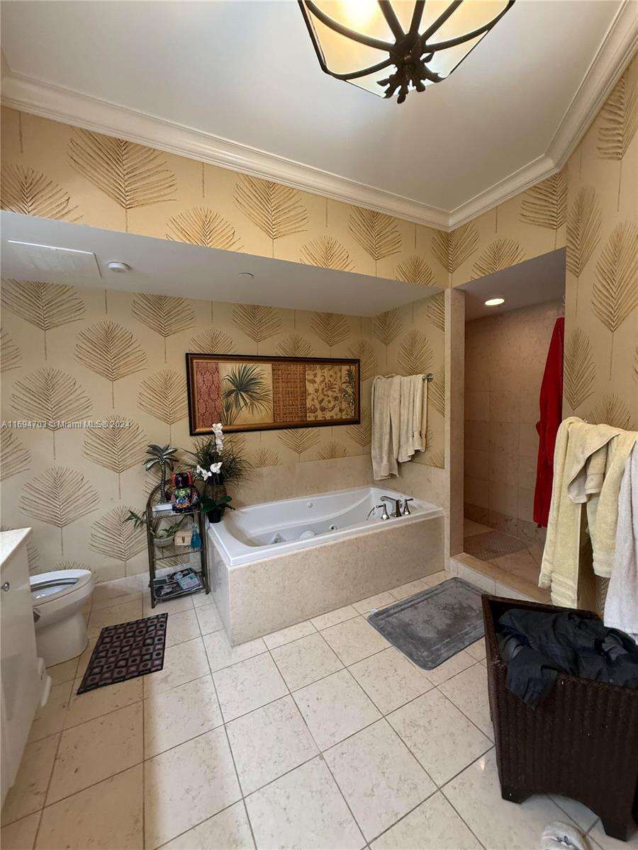 Turnberry Village North at 20000 Country Club Dr, Aventura, FL 33180 - For Sale photo 3